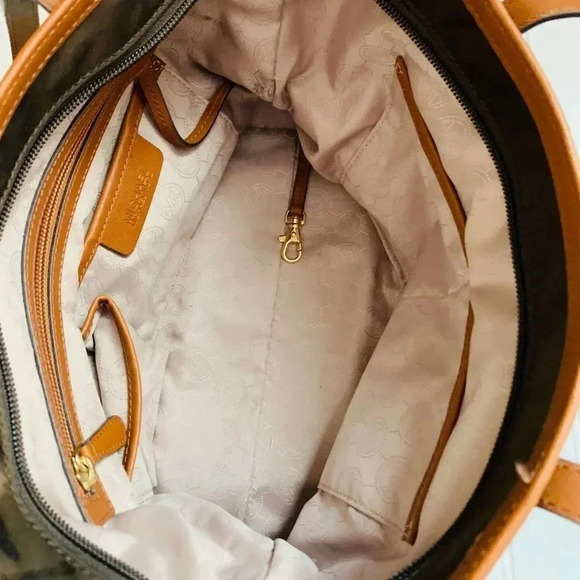 Michael Kors Purse  - Picture 7 of 8